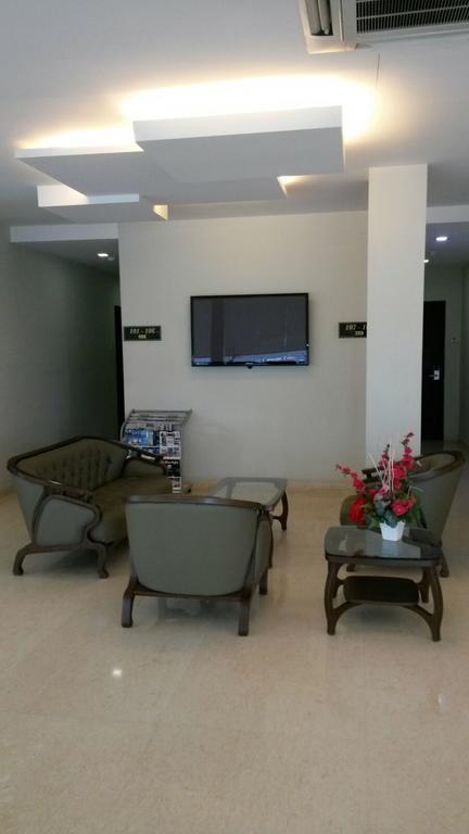 The Corum View Hotel Баян Лепас Екстериор снимка