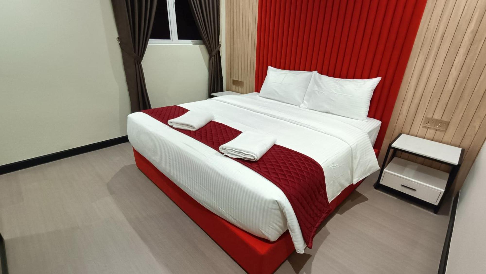 The Corum View Hotel Баян Лепас Екстериор снимка