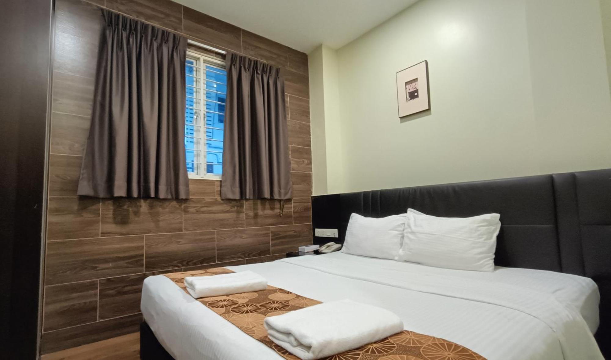 The Corum View Hotel Баян Лепас Екстериор снимка