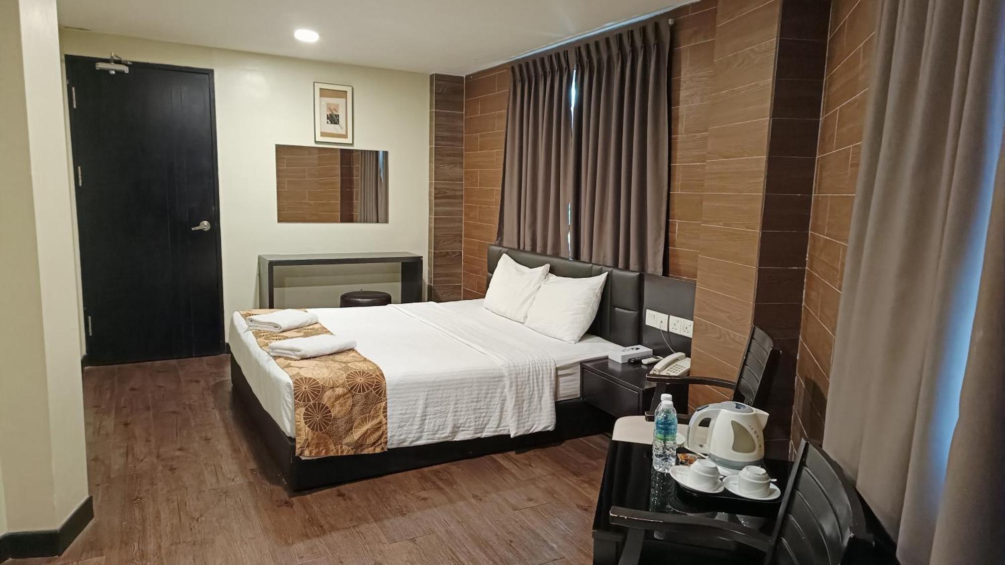 The Corum View Hotel Баян Лепас Екстериор снимка