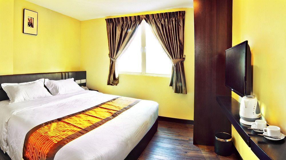 The Corum View Hotel Баян Лепас Екстериор снимка